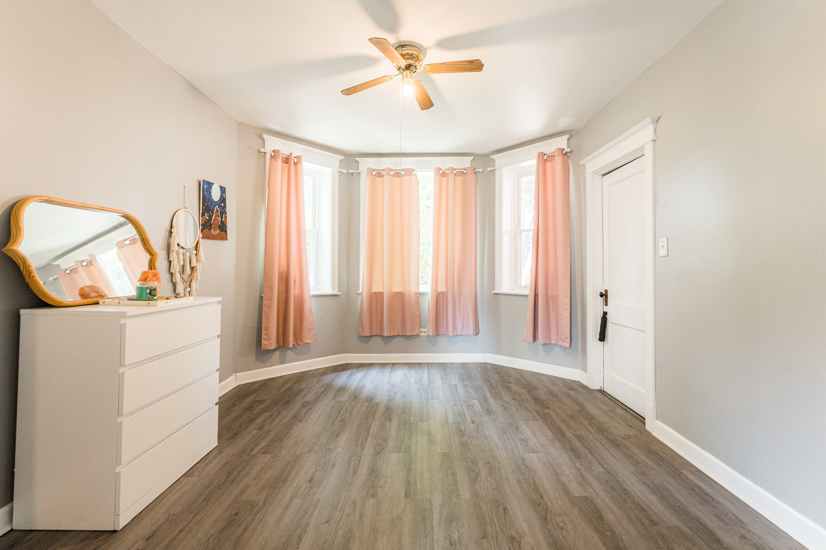 1427 N Ridgeway Avenue