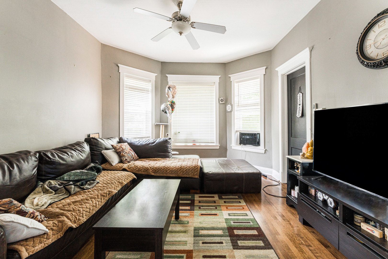 1427 N Ridgeway Avenue