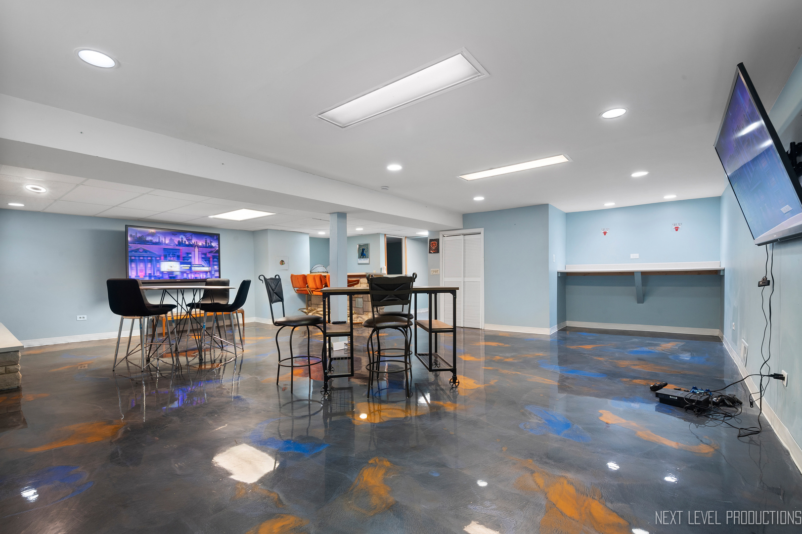 22816 Ridgeway Avenue