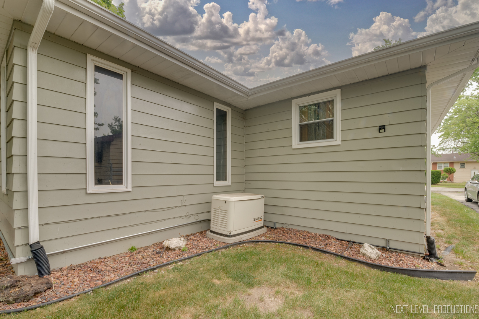 22816 Ridgeway Avenue