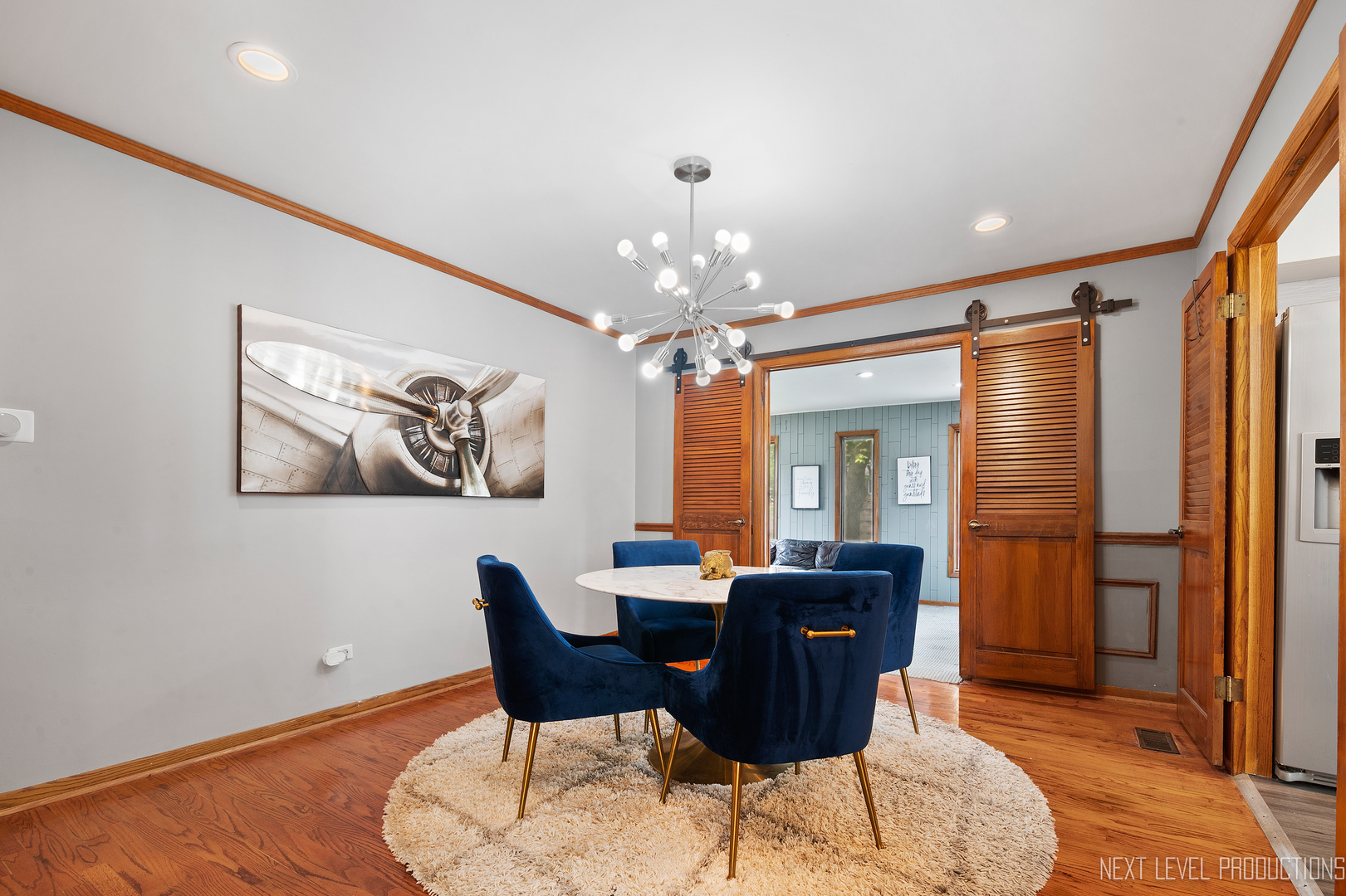 22816 Ridgeway Avenue