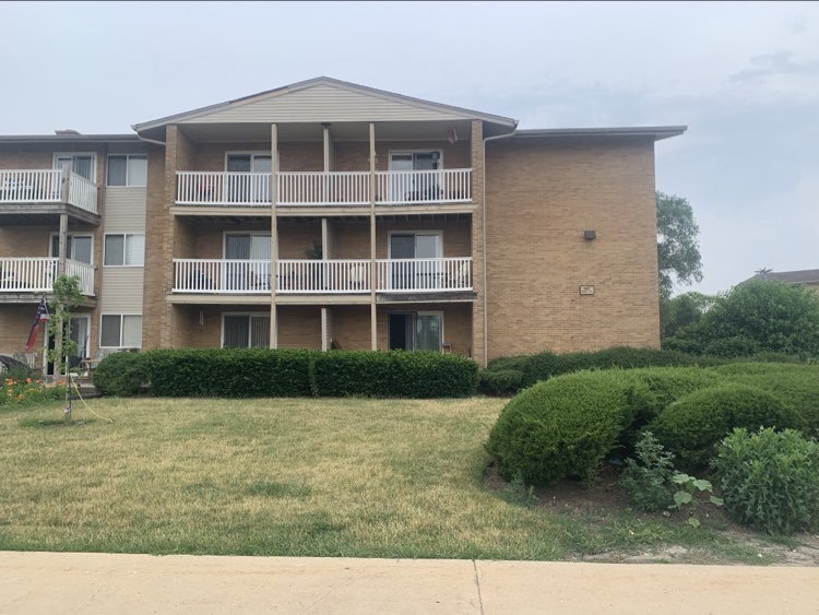 910 BEAU Drive Unit: 313