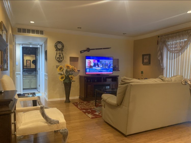 910 BEAU Drive Unit: 313