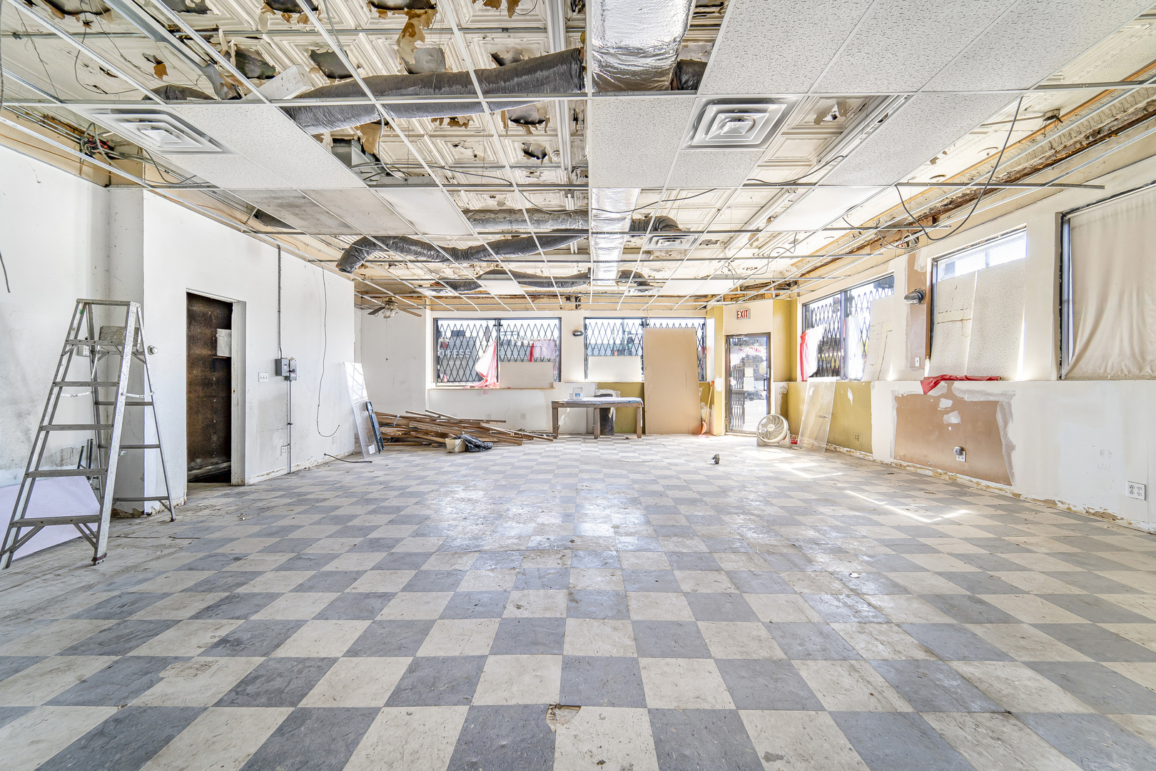 1204 N Laramie Avenue