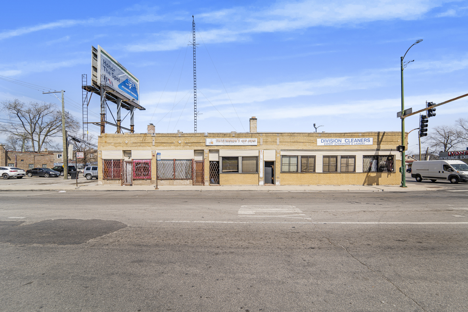 1204 N Laramie Avenue