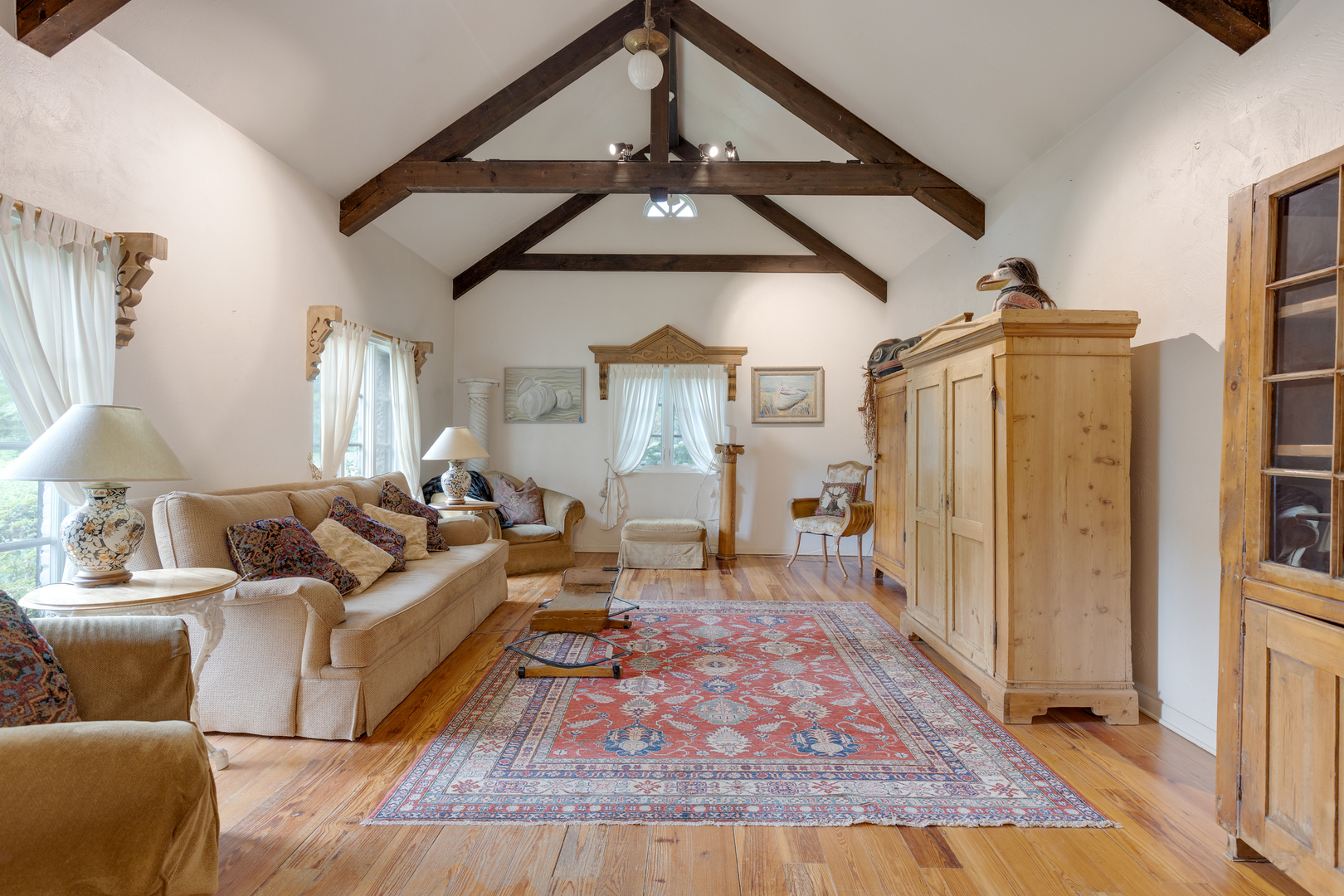 132 S Bennett Street