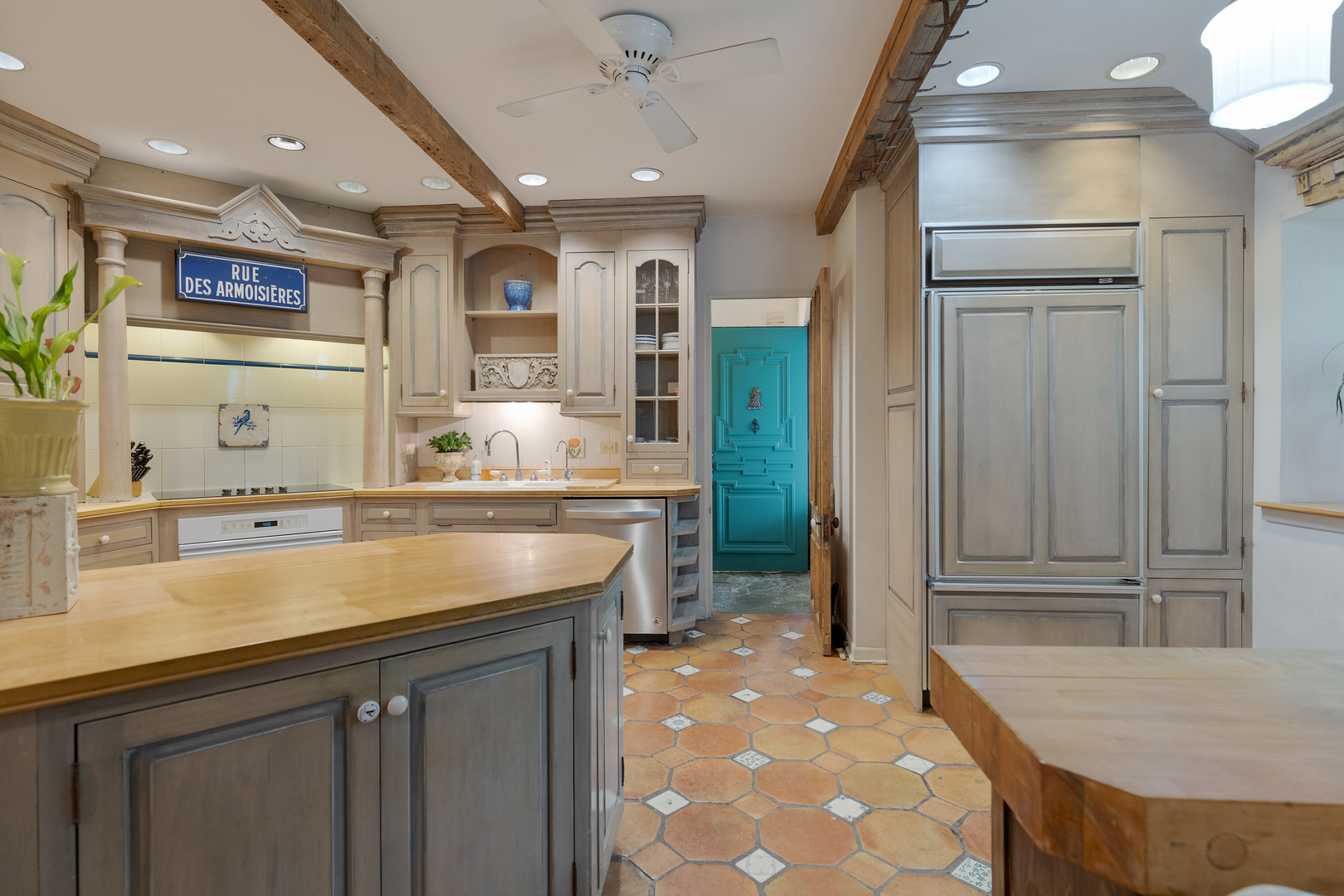 132 S Bennett Street