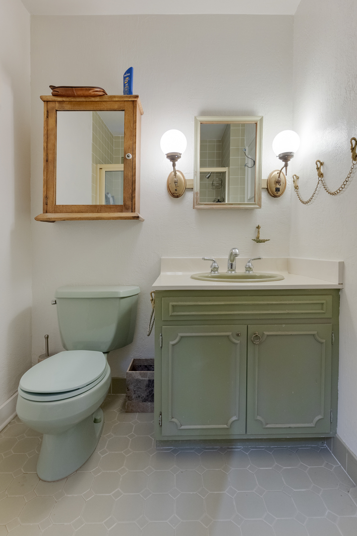 132 S Bennett Street