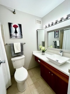 480 N McClurg Court Unit: 916