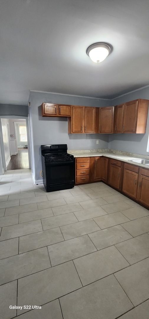 6650 S Seeley Avenue Unit: 2