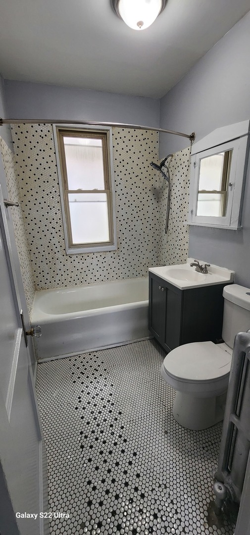 6650 S Seeley Avenue Unit: 2