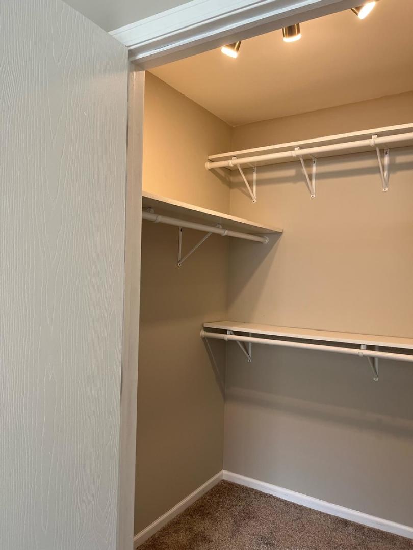 319 E Victoria Circle Unit: 319