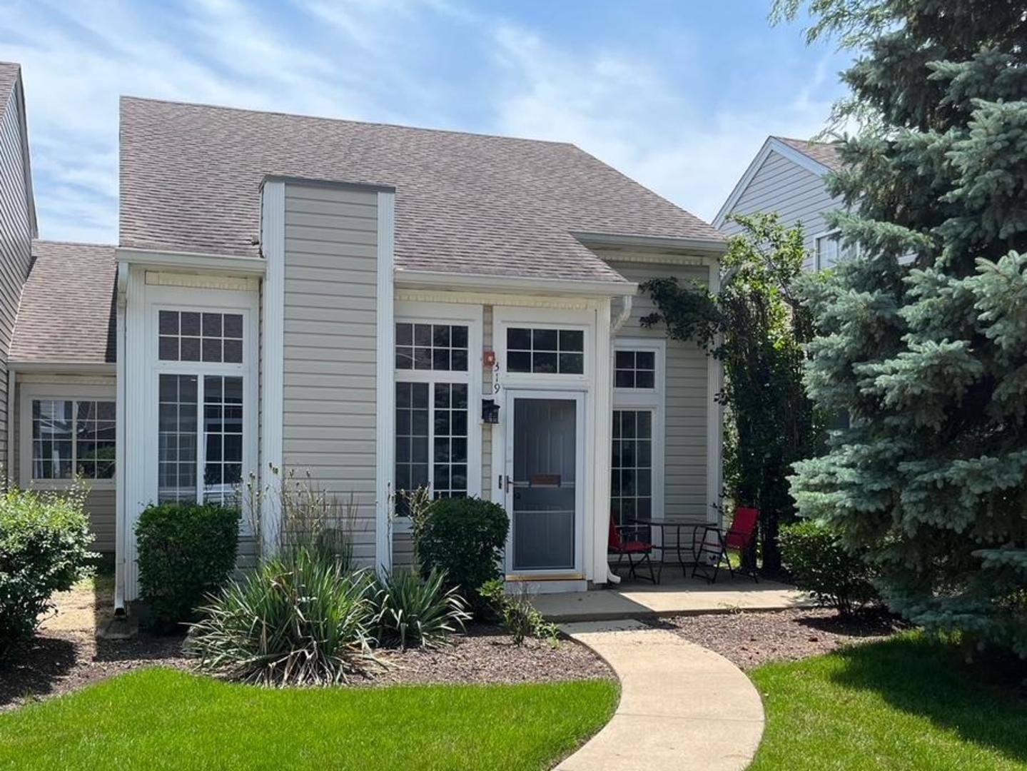 319 E Victoria Circle Unit: 319