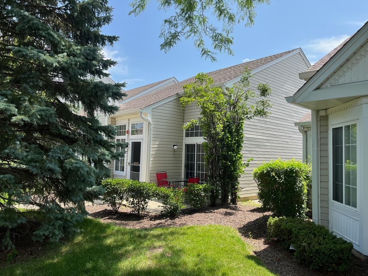 319 E Victoria Circle Unit: 319