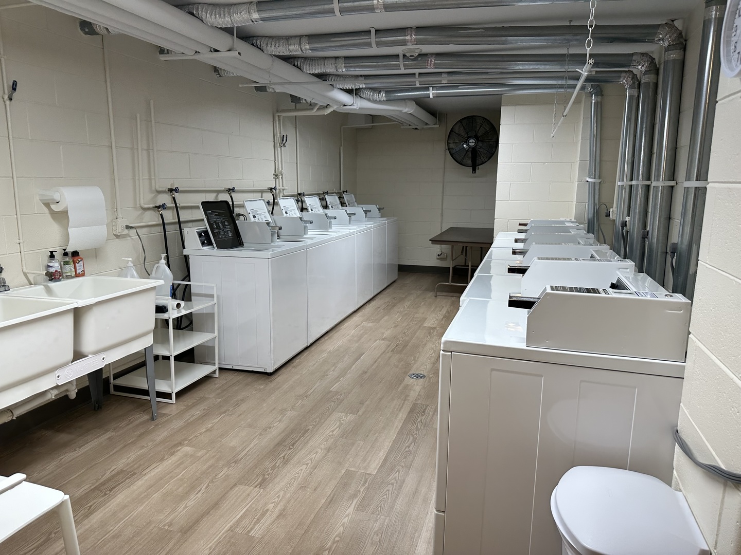 445 N Park Boulevard Unit: 3C