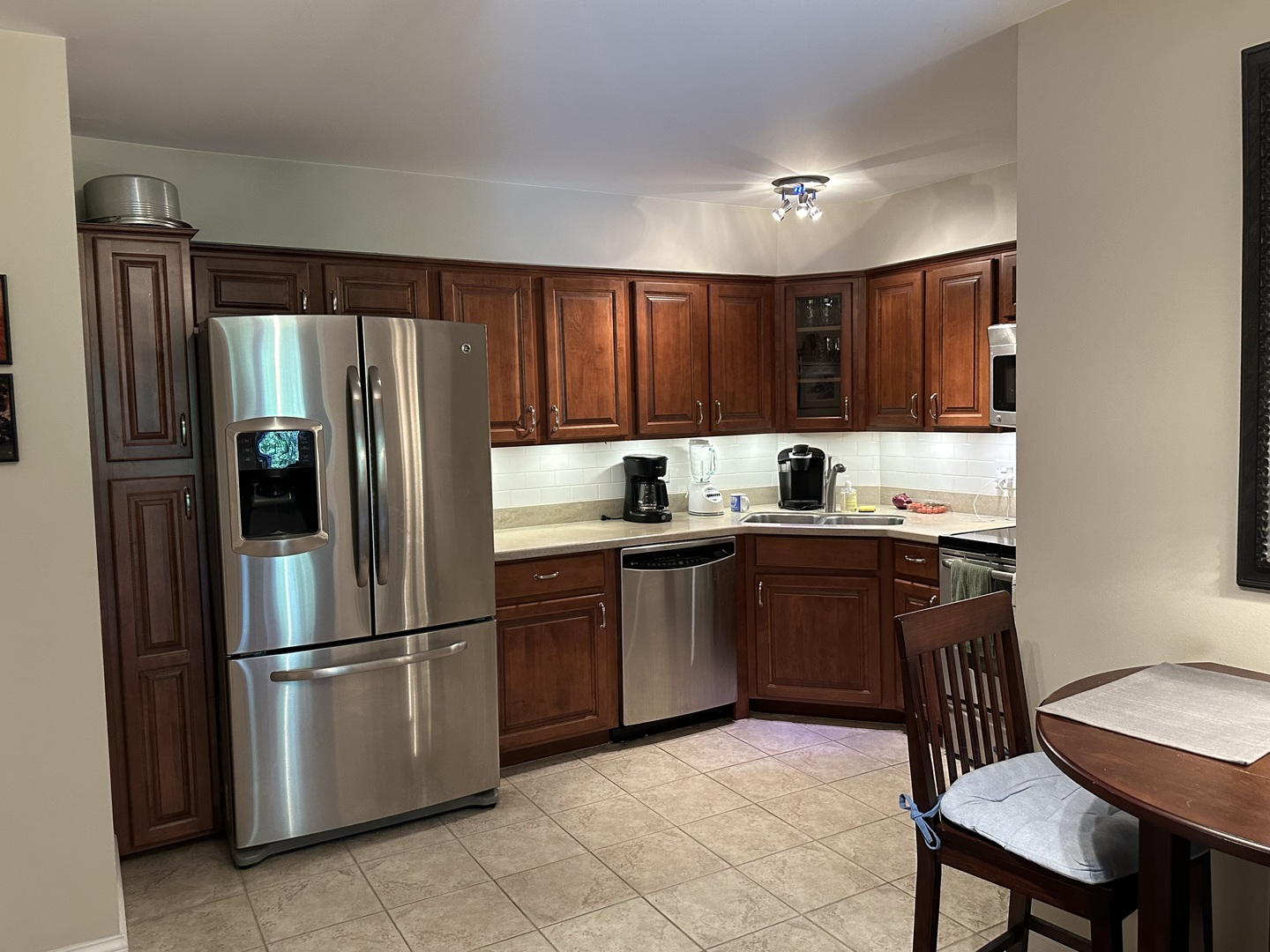 445 N Park Boulevard Unit: 3C