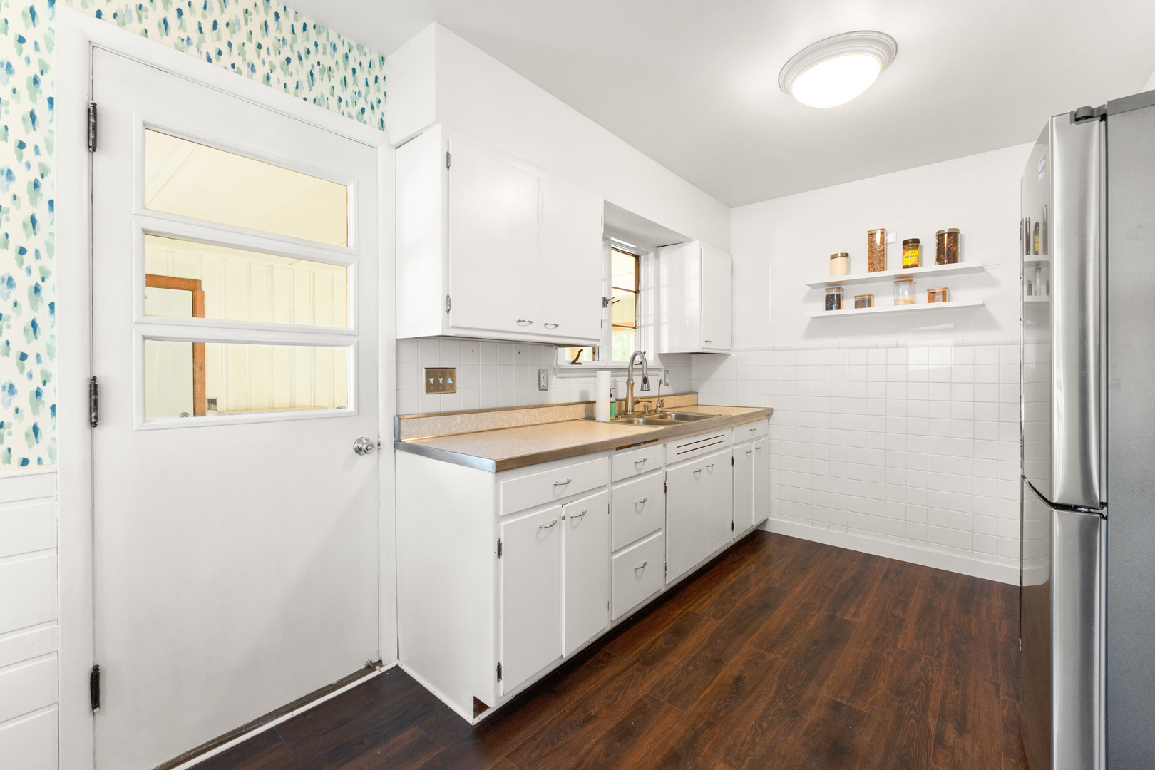 815 W Fabyan Parkway