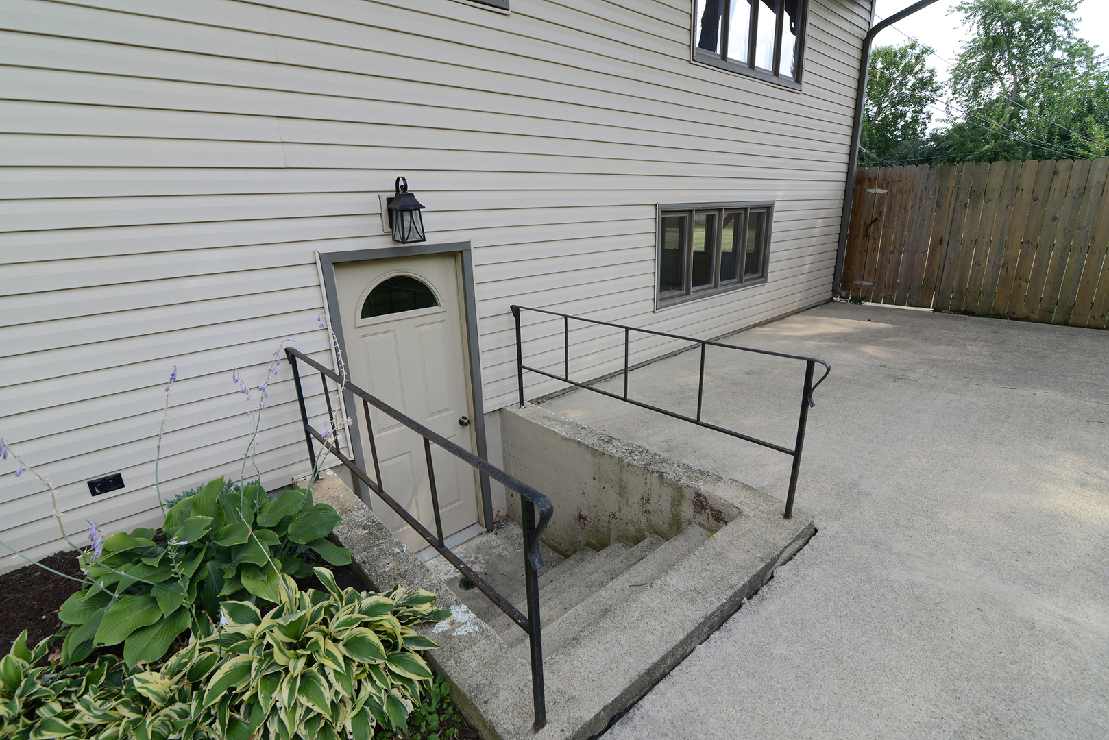 20W461 Diversey Avenue