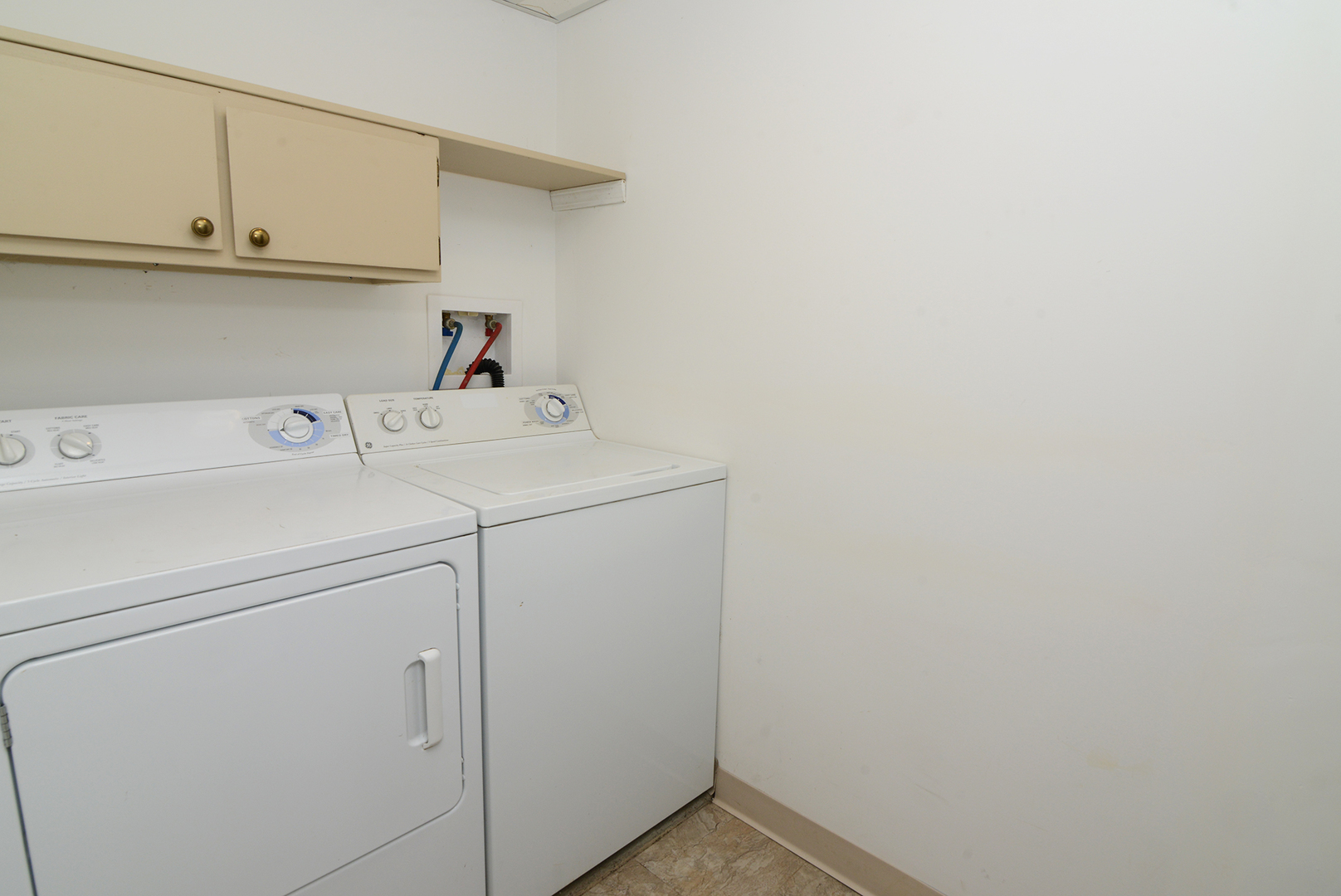 20W461 Diversey Avenue