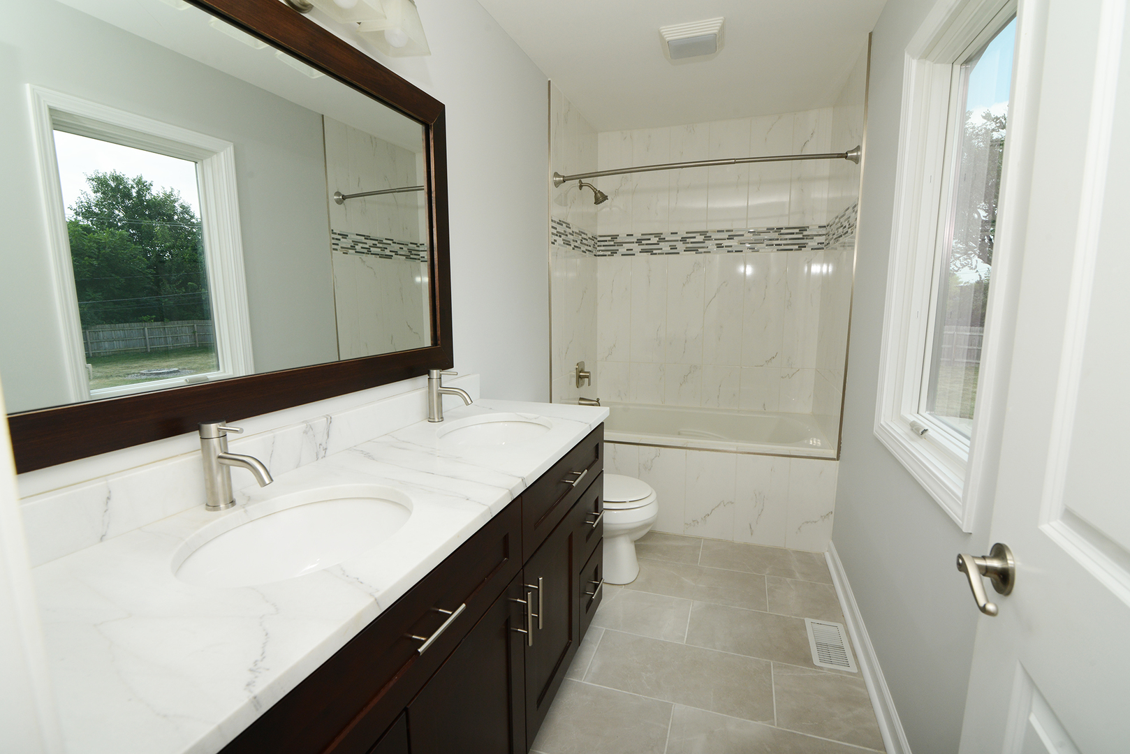 20W461 Diversey Avenue