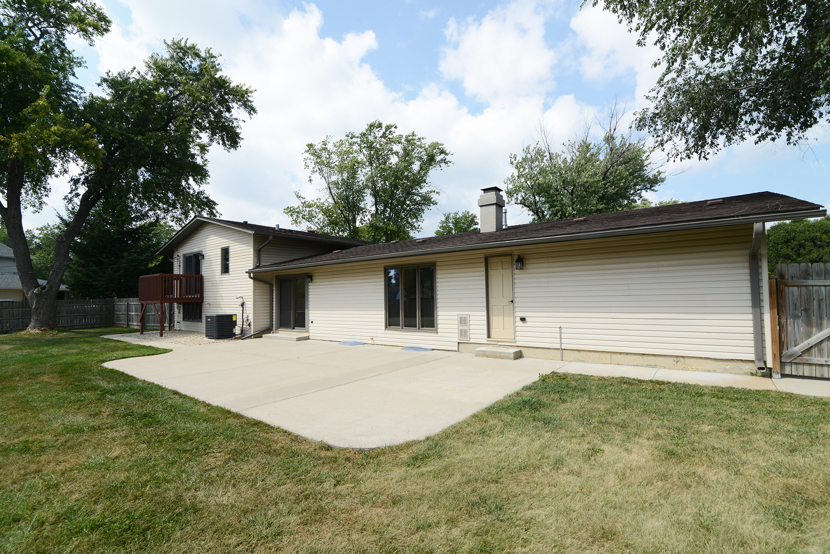 20W461 Diversey Avenue