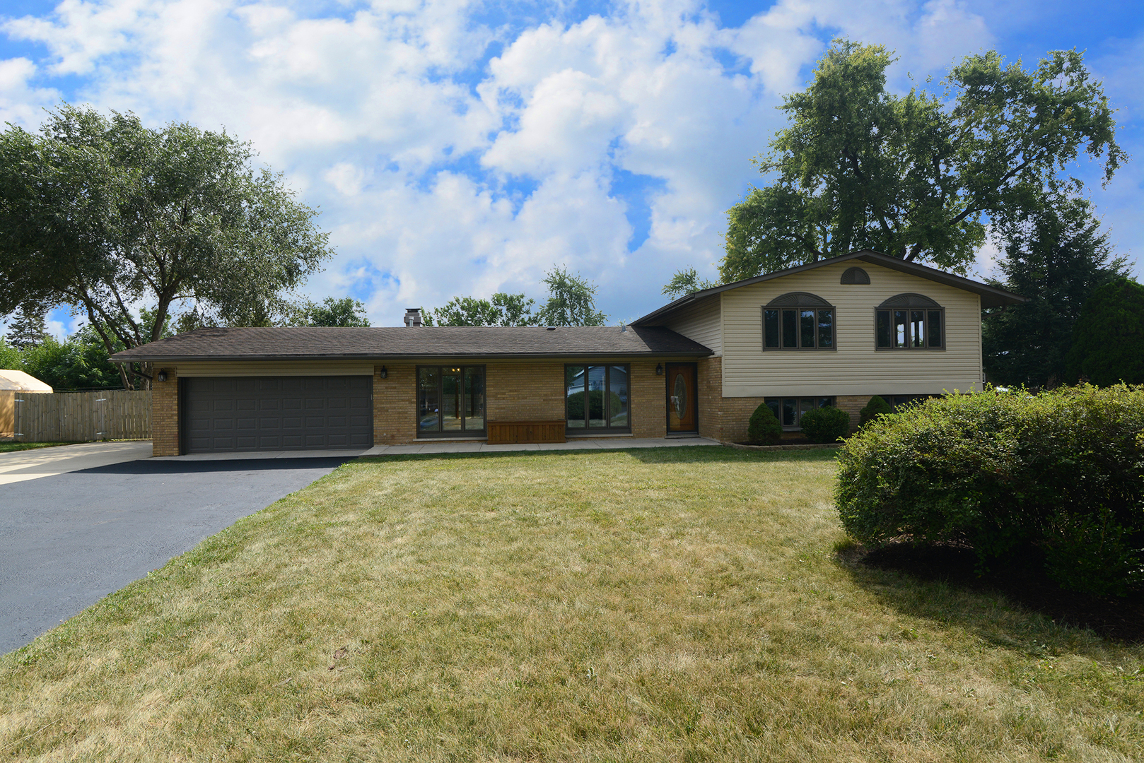 20W461 Diversey Avenue