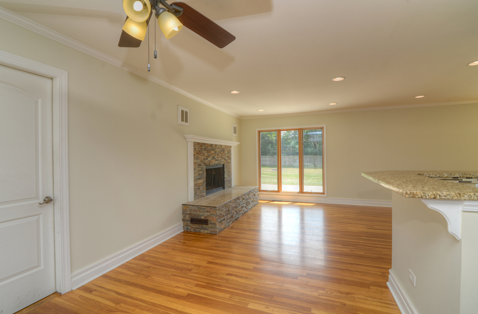 20W461 Diversey Avenue