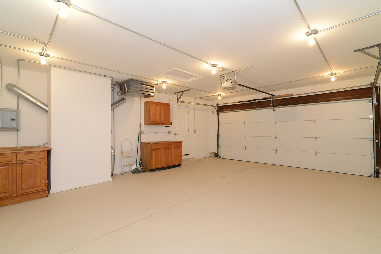 20W461 Diversey Avenue