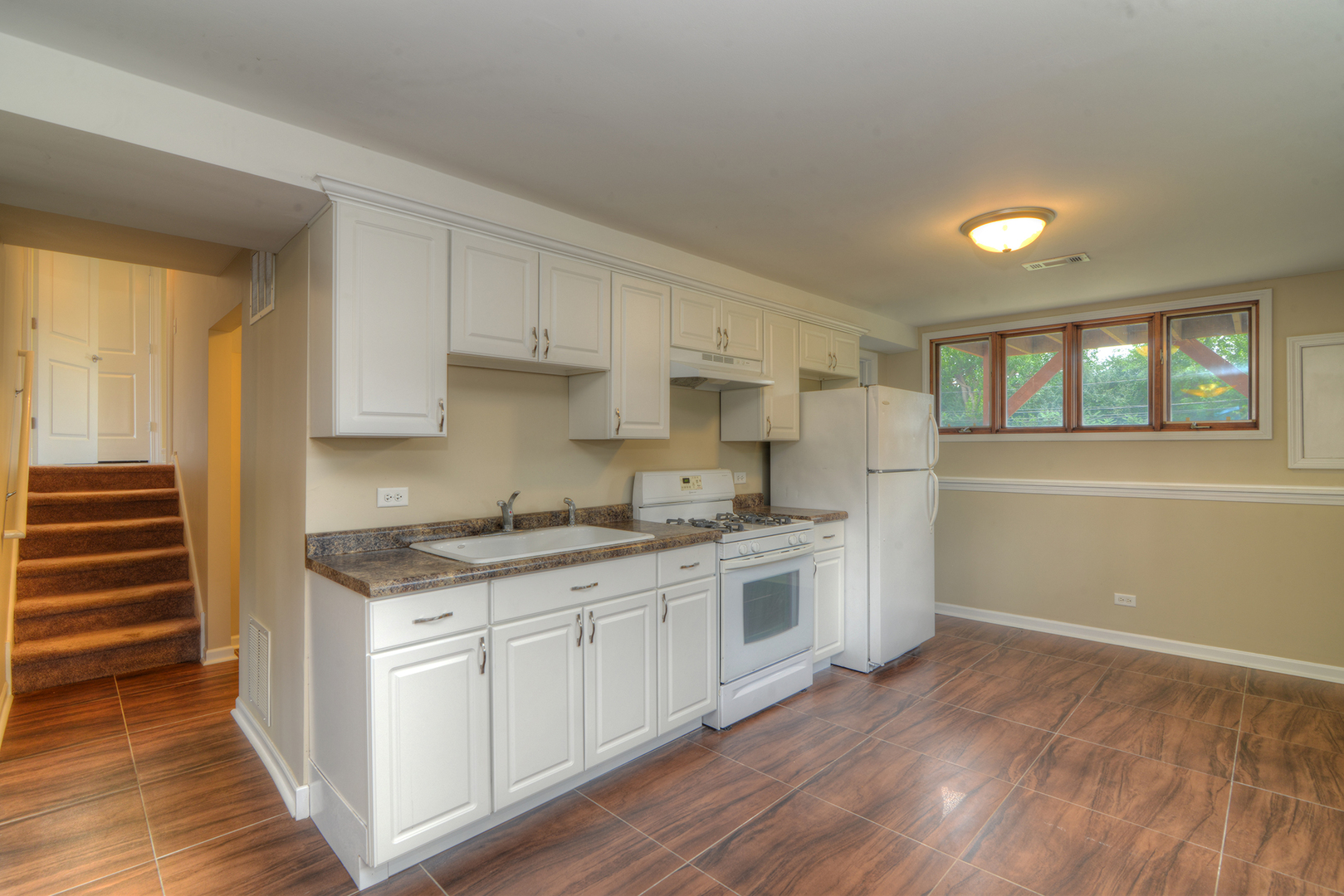 20W461 Diversey Avenue