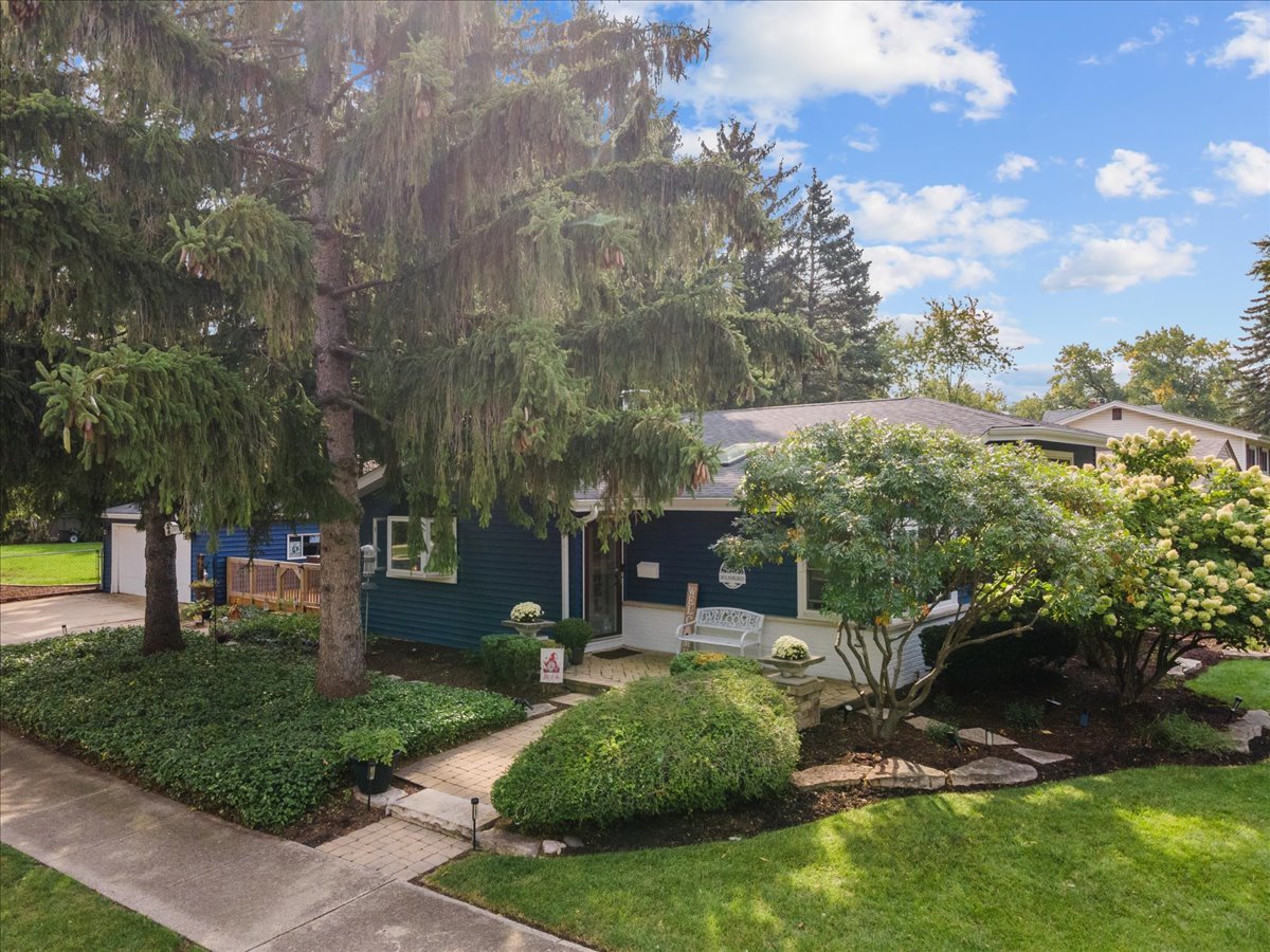 107 S Park Boulevard