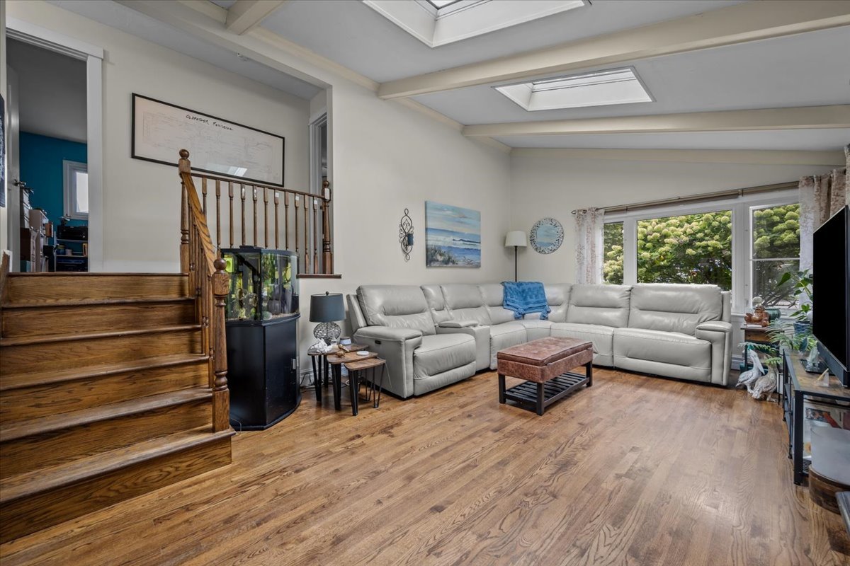 107 S Park Boulevard