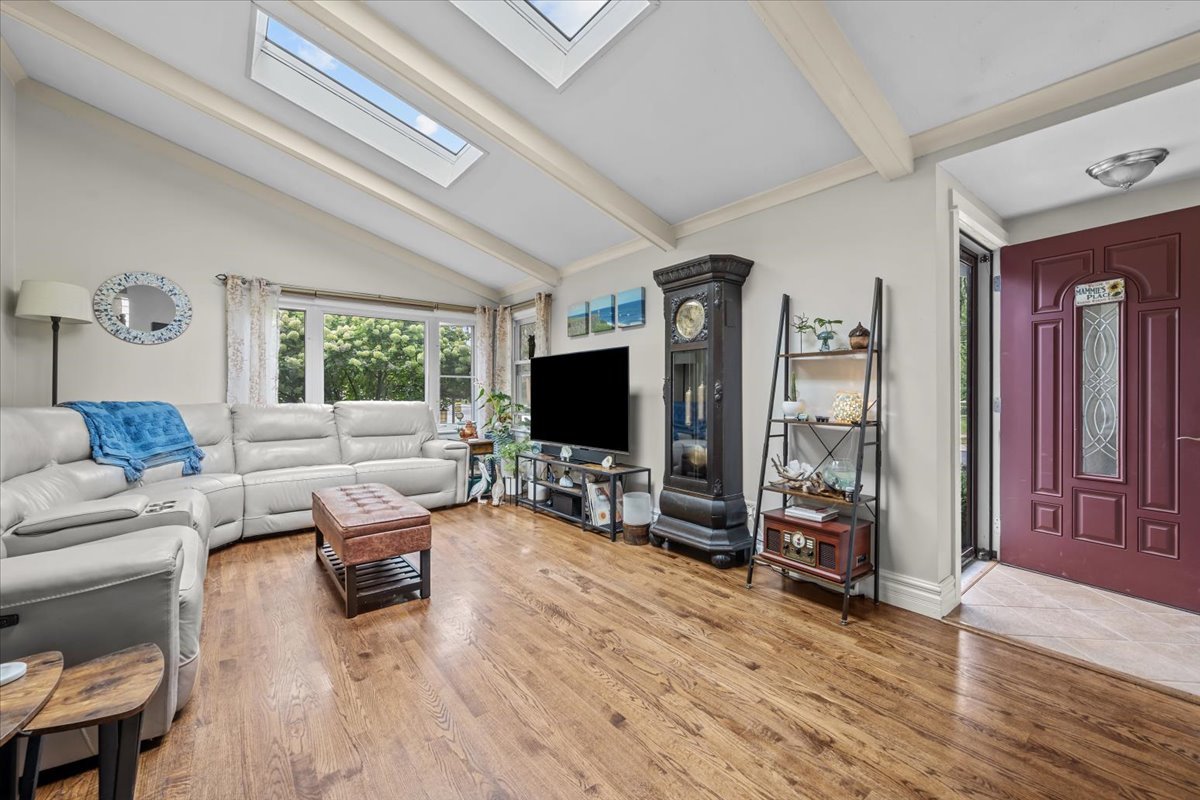 107 S Park Boulevard