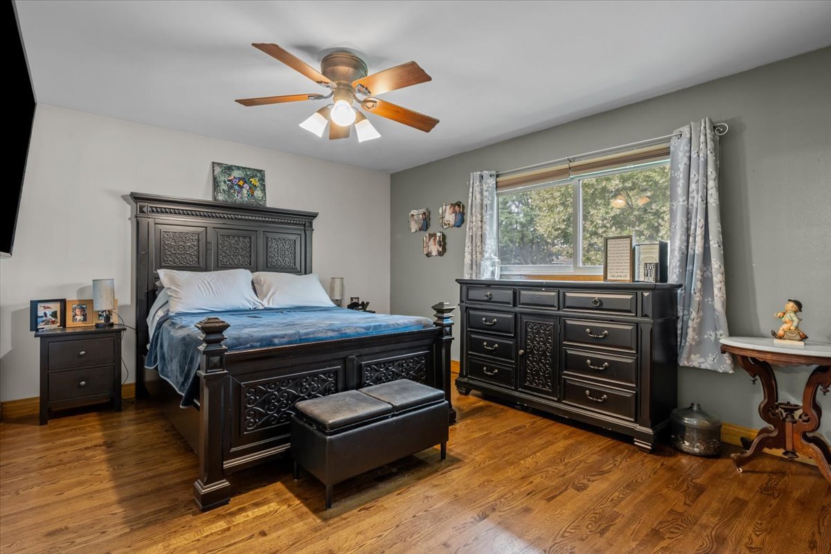 107 S Park Boulevard