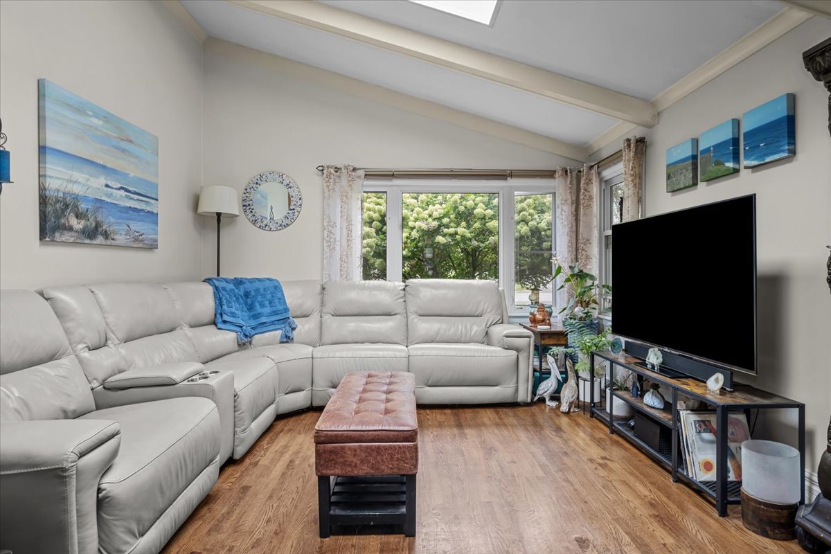 107 S Park Boulevard