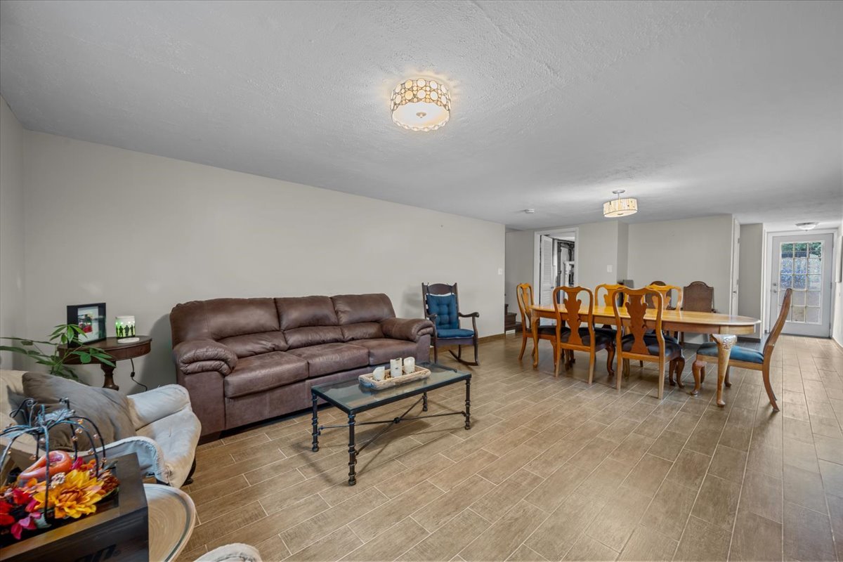 107 S Park Boulevard