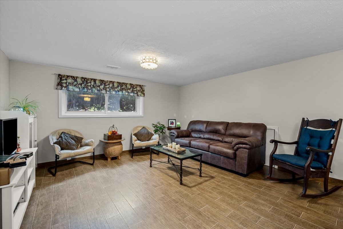 107 S Park Boulevard