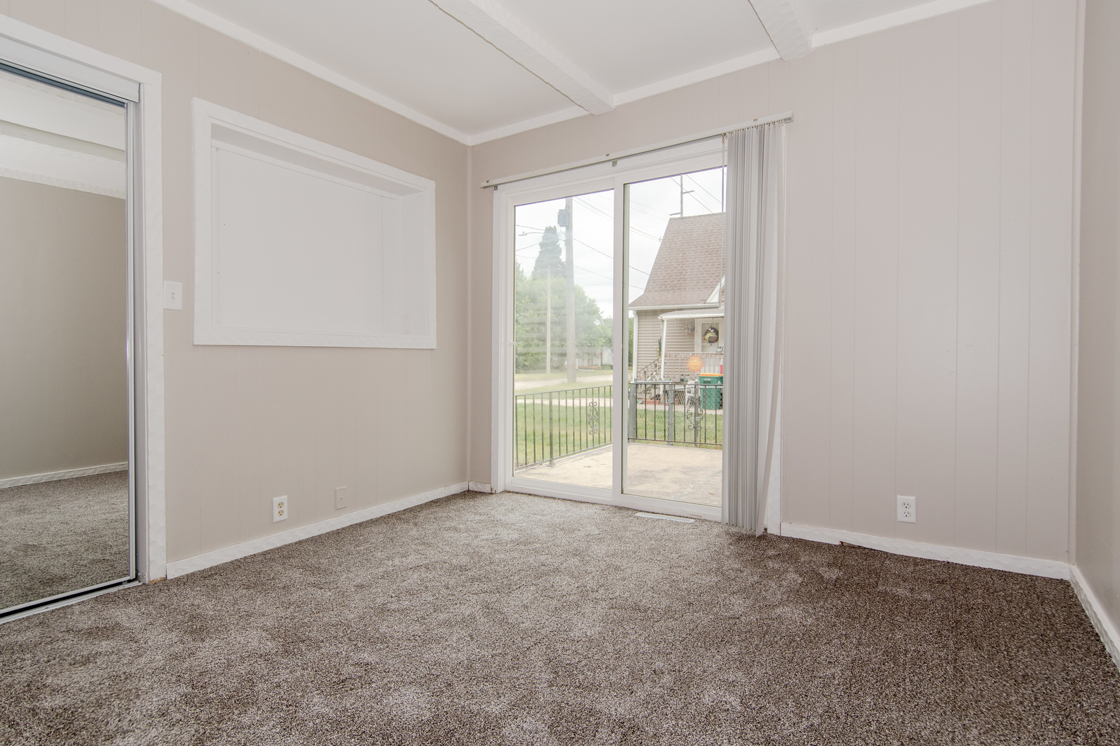 809 Commercial Street