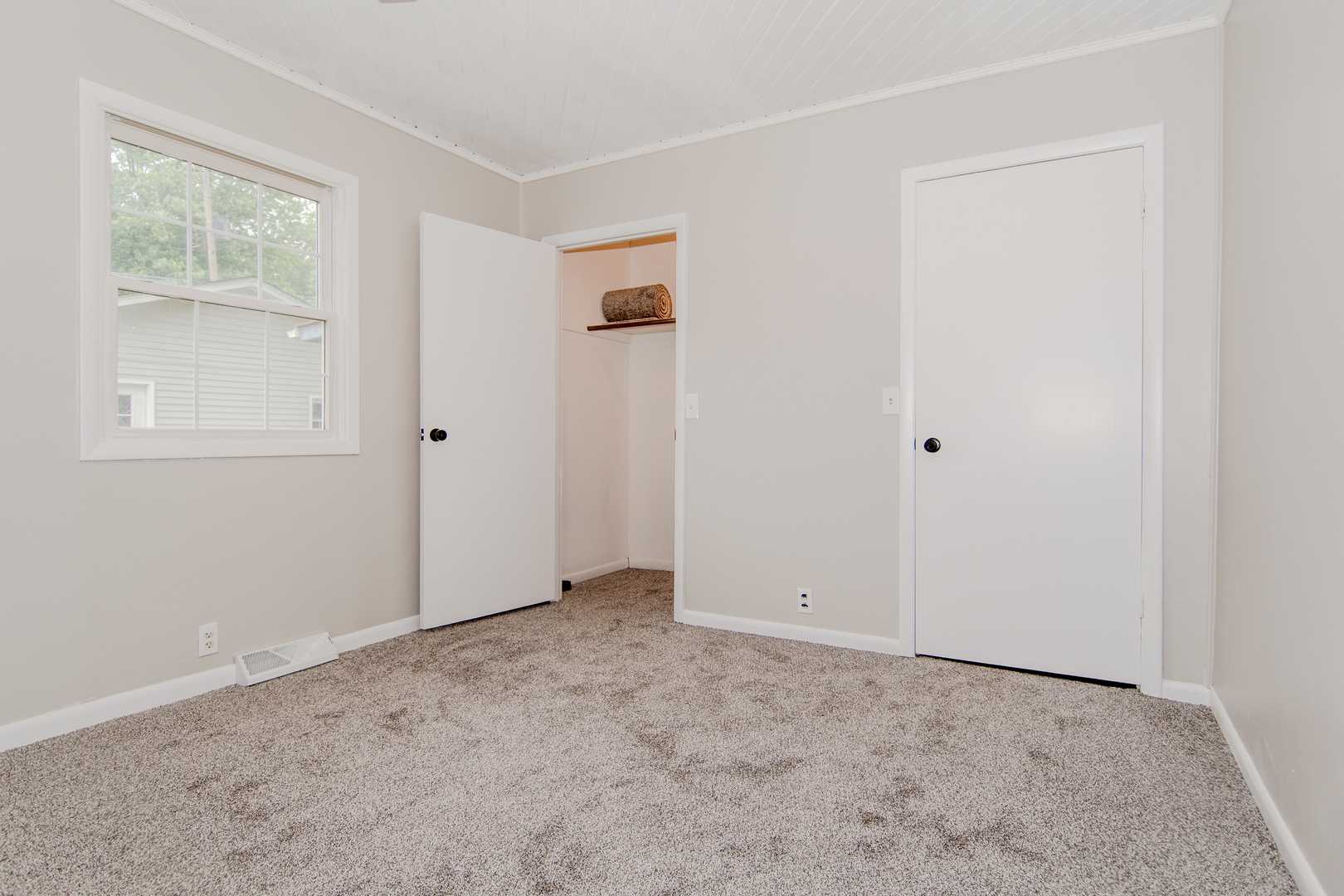 809 Commercial Street