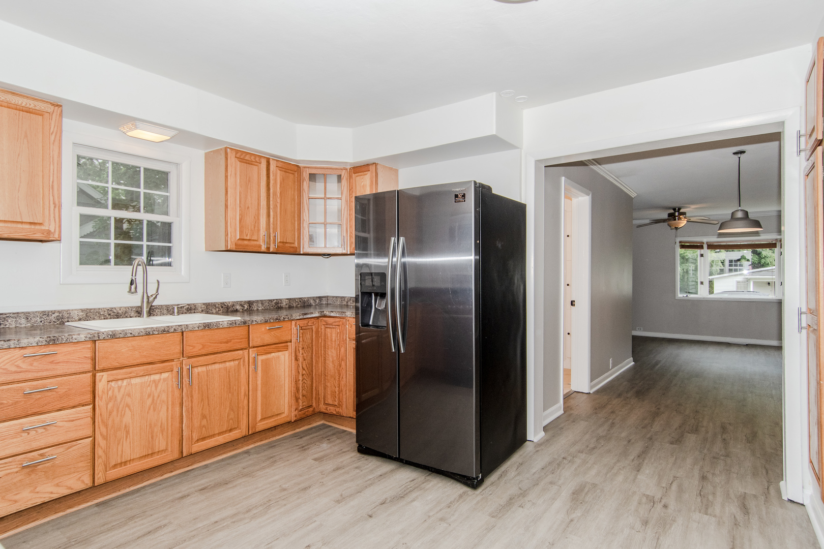 809 Commercial Street