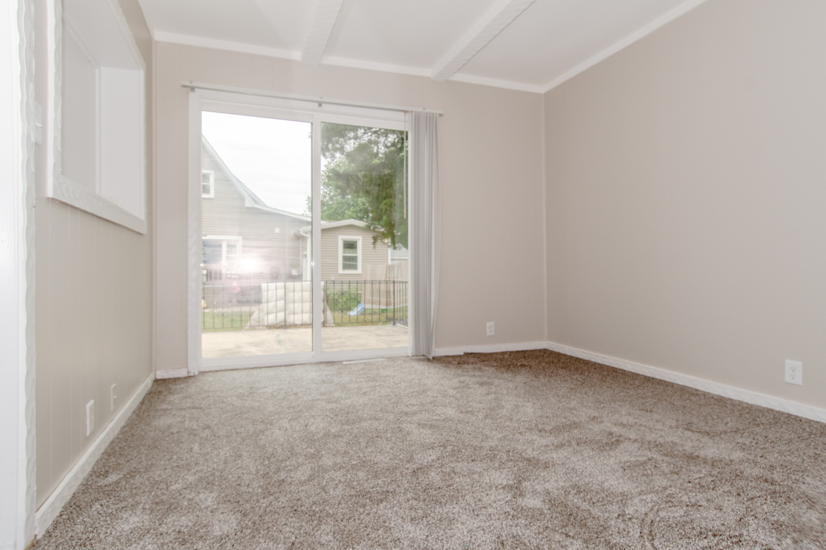 809 Commercial Street