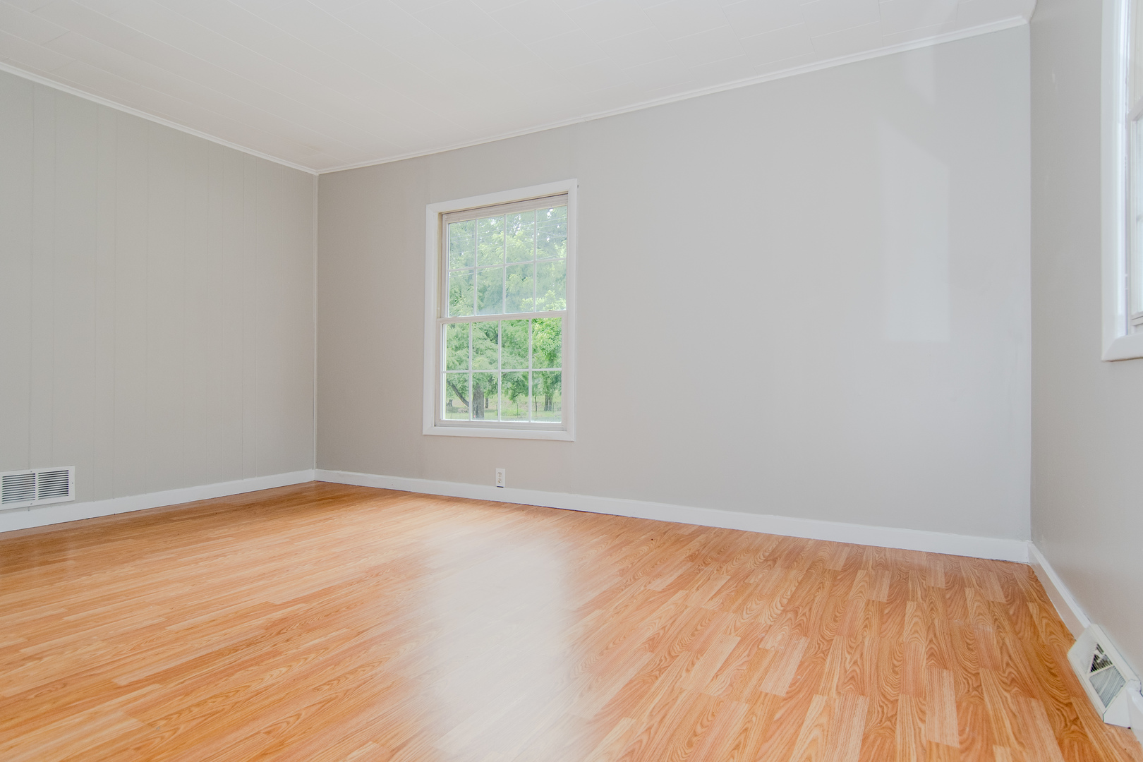 809 Commercial Street