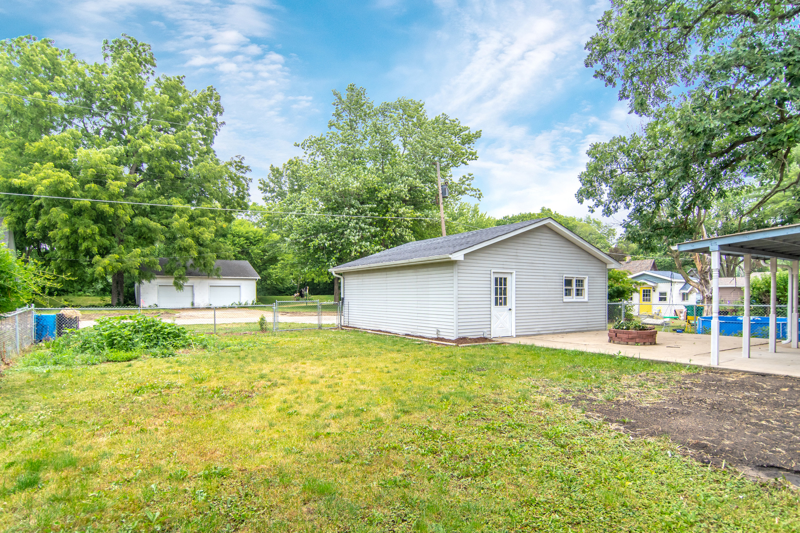 809 Commercial Street