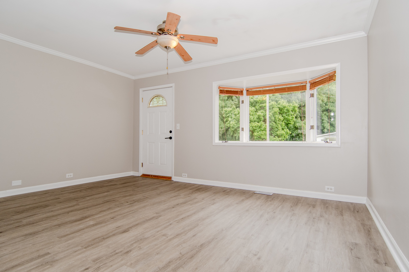 809 Commercial Street