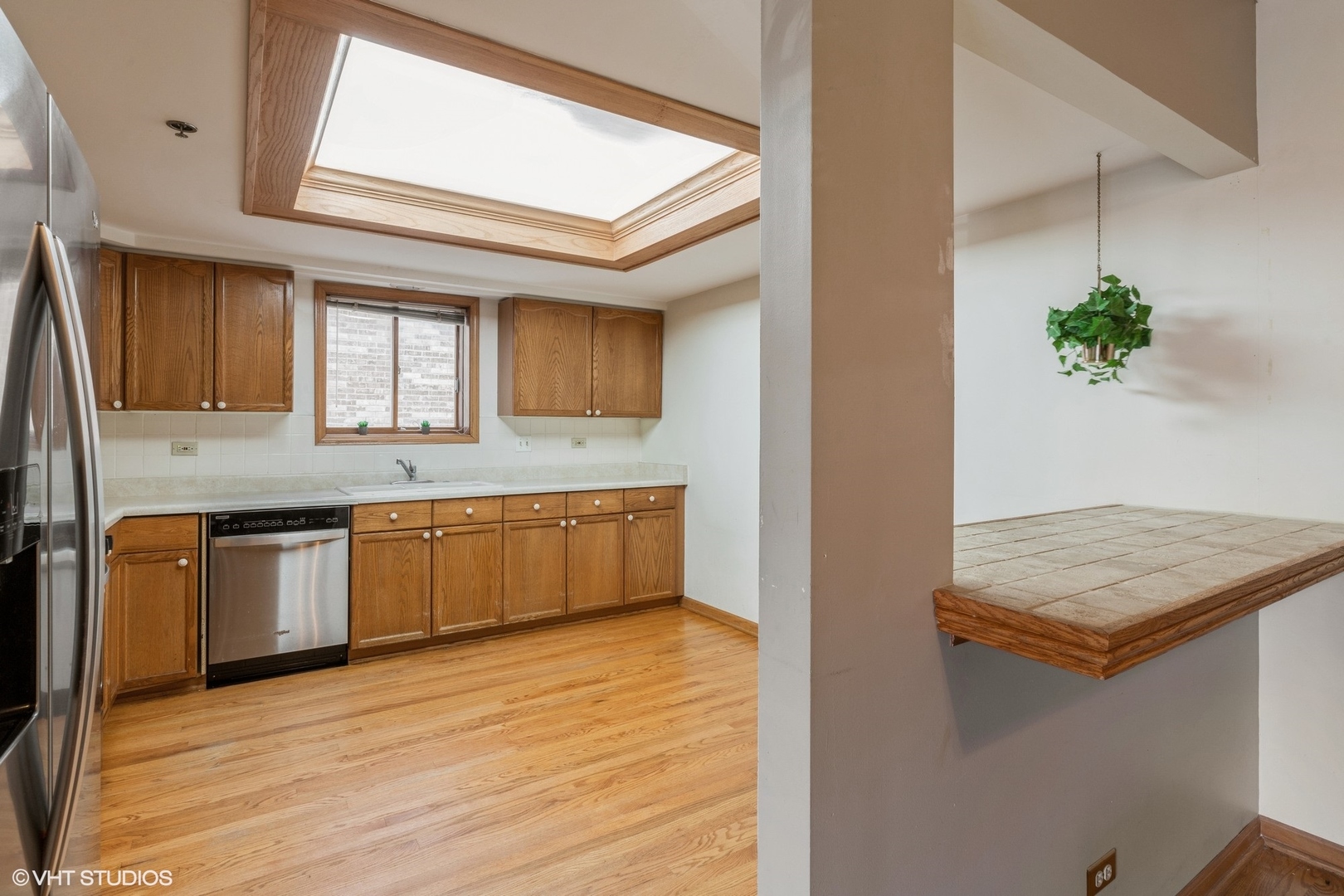 1227 Brown Street Unit: 201