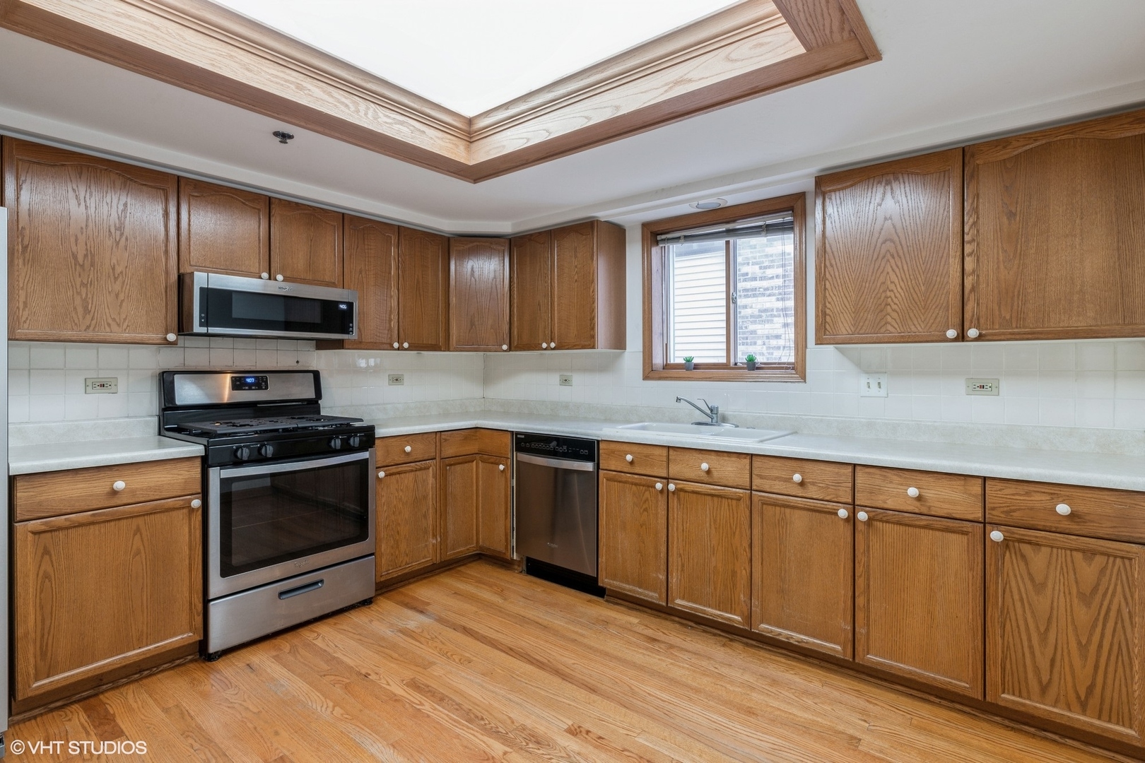 1227 Brown Street Unit: 201