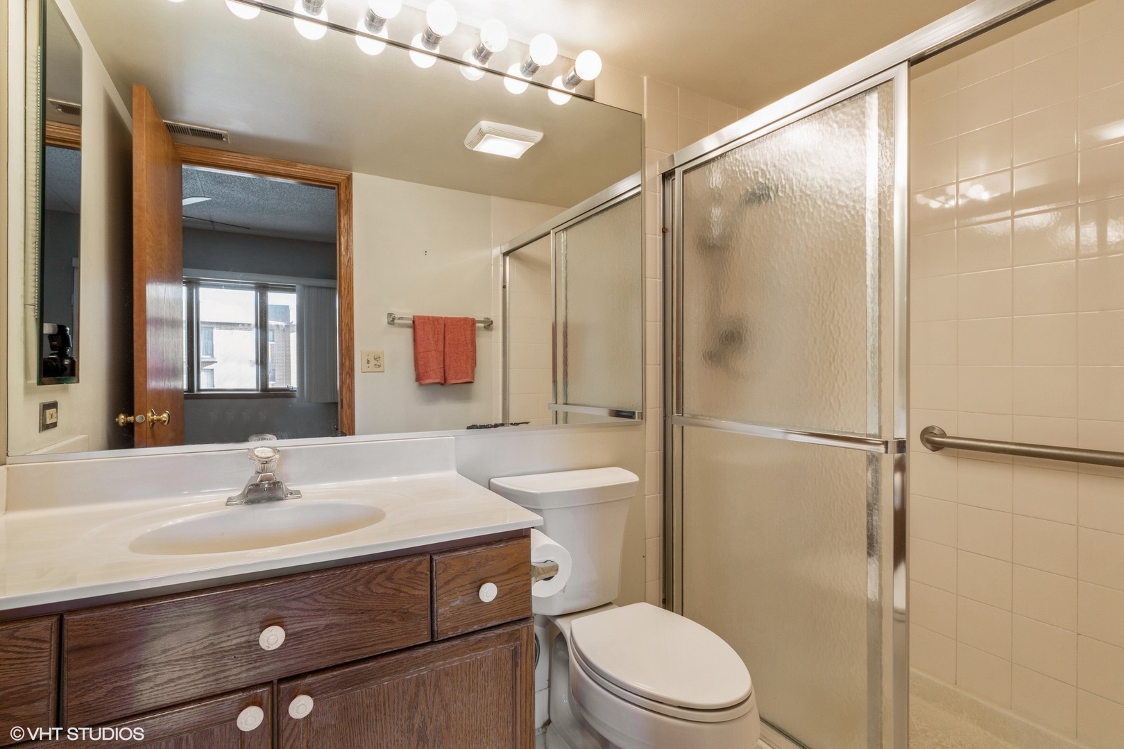 1227 Brown Street Unit: 201