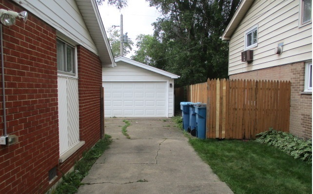 15237 Ridgeway Avenue