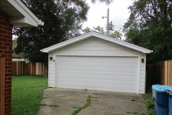 15237 Ridgeway Avenue