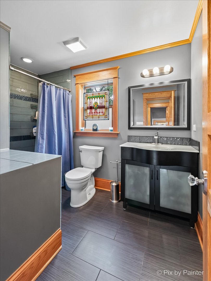 112 S Hickory Avenue