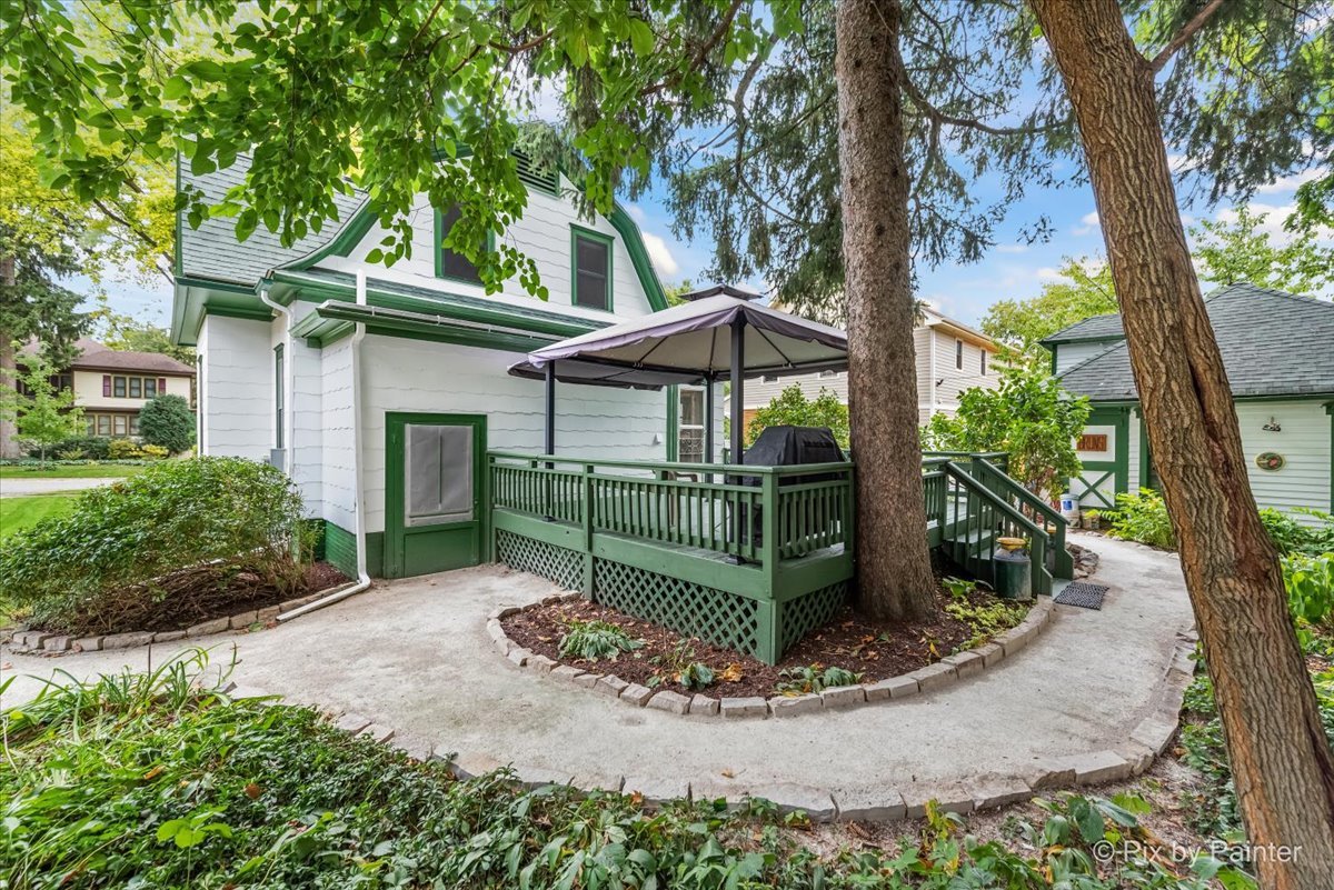 112 S Hickory Avenue